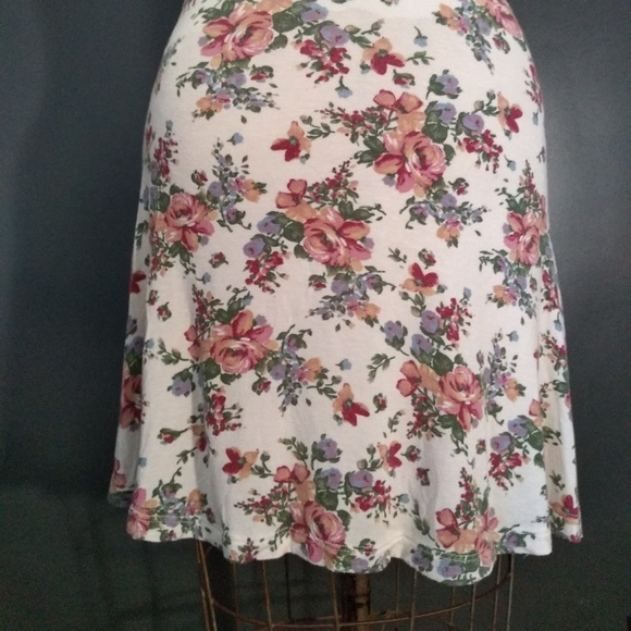 Formfitting floral dress - Picture 4 of 5